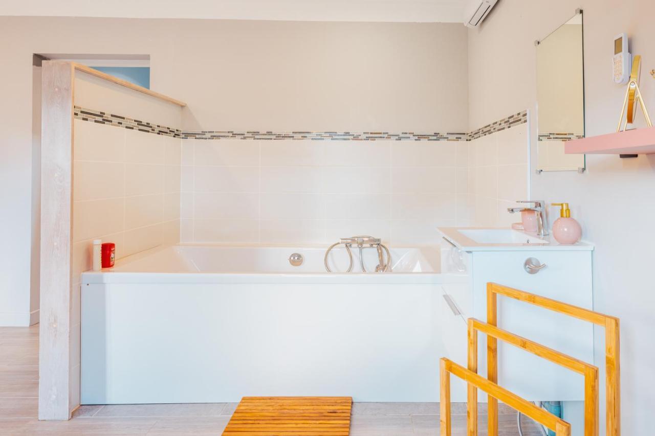 Grande Maison Avec Piscine Et Jacuzzi A La Campagne Desvres Eksteriør billede